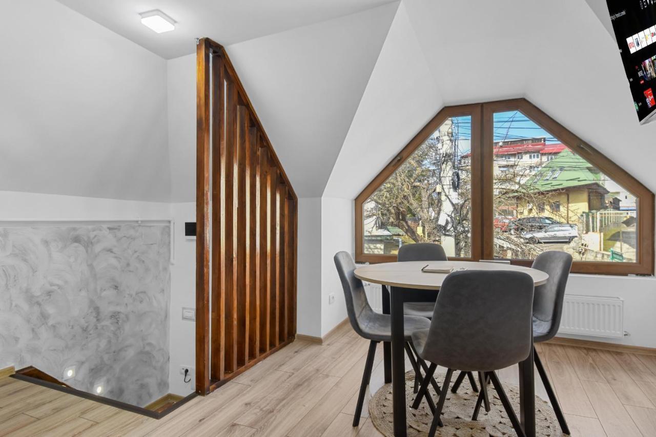 Two Bedrooms Hytta Apartment Sinaia Eksteriør billede