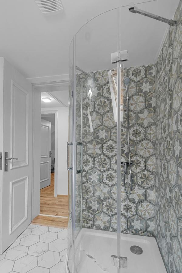 Two Bedrooms Hytta Apartment Sinaia Eksteriør billede